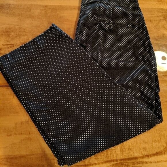 Talbot's Navy white polka dot petite Capri size 4 - Picture 4 of 4